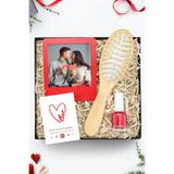 Trendmiya Kırmızı İnstagram Çerçeve & Ahşap Tarak & Pastel Oje Hediye Set