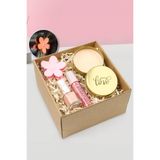 Trendmiya Love Gold Metal Kutulu Mum & Papatya Mandal Toka & Oje-Dudak Dolgunlaştırıcı Gloss Hediye Seti