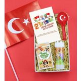 Trendmiya Türk Bayrağı & Türk Bayraklı Balon & Köpük Baloncuk & Mini Hafıza Kartları Hediye Seti