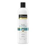 Tresemmé Kuru Saç Derisi U İçin Besleyici Saç Kremi 592 Ml