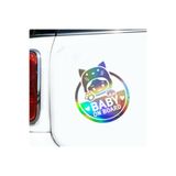 TSC Arabada Bebek Var Sticker Oto Yapıştırma Hologram 15cm Çok Renkli, EyM46