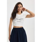 Tudors Kadın Slim Fit Dar Kesim %100 Pamuk Bisiklet Yaka Kısa Kollu Baskılı Ekru Crop Tişört Bluz