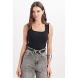 Tudors Kadın Slim Fit Dar Kesim Askılı Kare Yaka Pamuklu Siyah Crop Atlet