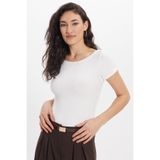 Tudors Kadın Slim Fit Dar Kesim Pamuklu Yumuşak Dokulu Kısa Kollu Kayık Yaka Beyaz Tişört Bluz
