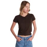 TUDORS Slim Fit Dar Kesim Kısa Kollu Bisiklet Yaka Düğmeli Bluz, S, BYKZ2503, Kahverengi, Kadın