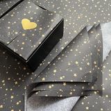 Tuğset Etiket Gold Yıldız Desenli Pelur Kağıdı Siyah Pelur 50 x 70 cm 100'lü - 1 Adet - Renkli
