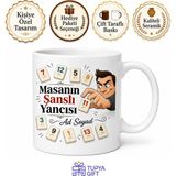 Tupya Gift Okey Masasında Taş Çalan Şanslı Yancı Temalı Porselen Kupa Bardak Hediye - Adet - Beyaz