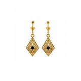 TuQos Gold Renk Siyah Taş Detaylı Otantik Sallantılı Küpe Vintage Desenli Kadın Küpe
