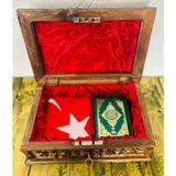 TÜRK BAYRAĞI İŞLEMELİ CEVİZ SANDIK KİLİTLİ KUTULU KURAN-I KERİM ÖZEL HEDİYELER