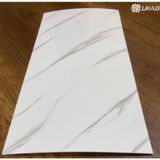 UKAB DEKOR 20 Parça Beyaz Seramik Fayans Mermer Görünüm Kendinden Yapışkanlı Ev Dekorasyonu Banyo Yalıtım Zemin Beyaz 30 x 60