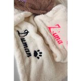 ULUBEN İsimli Kişiye İsme Özel Nakış İşlemeli Ekru Beyaz Kedi Köpek Battaniyesi Yıkanabilir Premium Peluş