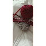 UMRA collection 2'li Set Bir Adet Bordo Renk Penye İp-300gr/Bir Adet Polyester Makrome 3mm Renk-Şampanya Gümüş Simli-Elde örgü seti