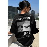 Unisex 1898 Brooklyn Baskılı T-Shirt