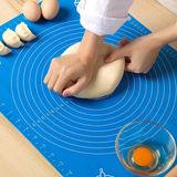 Uravas Store® 40*50 Cm Silikon Ölçekli Kullanımı Kolay Hamur Açma Matı Ekmek Mantı Makarna Hamuru Yoğurma