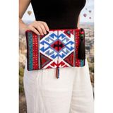 Uretti - Sümeyya 2589 2333 El Yapımı Etnik Kilim Desen Boncuk Işlemeli Siyah Püsküllü Clutch Çanta - En: 29 cm Boy: 21 cm - Kırmızı