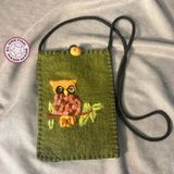 Uretti - Tülin 3528 El Yapımı Tek Baykuş Motifli Nakış Işlemeli Keçe Çapraz Çanta - Yeşil - Boy: 20 cm En: 14 cm