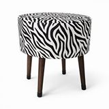 Ustaagac Salon Pufu – Dalgalı Zebra Desenli, Ahşap Ayaklı Dekoratif Tabure - Siyah Ayak Siyah Beyaz Zebra