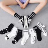 UZN Socks Siyah Beyaz Karma Desenli 6 Çift Kadın Çorap Seti - Çizgili ve Puantiyeli Pamuklu Soket Çorap - 36 - 41