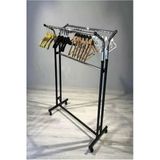 V Ayarlı Paslanmaz 125 Cm En Metal Konfeksiyon Elbise Askılık Tekerlekli Portatif Eşek Vitrin Raf