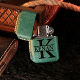 Vagave İsme Özel Benzinli Çakmak Hakiki Deri Kaplama El Yapımı Zippo Tarzı Çakmak Kişiye Özel Çakmak Deri Kaplama Benzinli Erkek Çakmak Hediyelik Çakmak Erkek Arkadaşa Kocaya Babaya Hediye - Yeşil