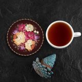 Valerine Life Sarı Pembe Gül Desenli Yıkanabilir Kaydırmaz Ofis Çay ve Fincan Bardak Altlığı 10x10cm