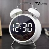 Valkyrie Led Ekranlı Analog Alarmlı Masa Saati Çalar Saat Pil Dereceli Çift Alarmlı Dijital Saat Beyaz