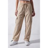 Veleno Kadın Bej Oversize Paraşüt Kumaş Kargo Cepli, Ayarlanabilir Paça Klipsli, Baggy Pantolon - 2XL