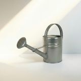Vera Concept Store Olivia 3,5 Litre Metal Çiçek Bahçe Sulama Kabı – Modern Dekoratif Çok Amaçlı Sulak (Galvaniz)