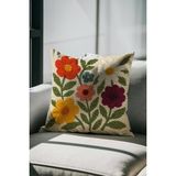 Vera Concept Store Punch Nakış Desen Çift Tarafı Dijital Baskılı Renkli Çiçekler Desenli Kırlent Kılıfı