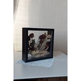 Verda Çerçeve İsimli 25x25 Cm Çift Yönlü Derin Gül Çerçevesi! Gelin Buketi Çerçevesi! Siyah