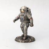 Veronese Design 10 cm Ay Yürüyüşü Astronot Reçine Heykel Bronz Kaplama