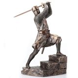 Veronese Design 12 inç Haçlı Tapınak Şövalyesi Wielding Büyük Kılıç Soğuk Döküm Reçine Bronz Kaplama Heykel/Biblo Ev Dekorasyonu