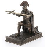 Veronese Design 17 cm Roma Centurion Dizlik Kalem Tutucu Reçine Heykel Bronz Kaplama Çinko Harf Açacağı