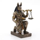 Veronese Design 17,5 cm Dizlik Anubis Gerçeği ve Adalet Ölçeği Tutan Reçine Heykel Bronz Kaplama