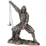 Veronese Design 6 1/4 inç Ninja Wielding Grappling Kanca Soğuk Döküm Reçine Bronz Kaplama Japon Koleksiyon Heykelcik