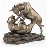 Veronese Design 6 inç Tall Wall Street Borsa Bull Bear Fight Soyut Soğuk Döküm Reçine Bronz Kaplama Masa Üstü Heykel / Biblo Ev Dekorasyonu