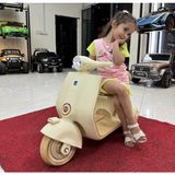 Vespa 12 Volt Akülü Motor Tek Kişilik 30 kg Taşıma Kapasitesi Krem Renkli Kuru Akü Özellikli