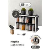 Vienev 250 ml Siyah Beyaz Serigrafi Etiketli 12'li Standlı Kendinden Yapışkanlı Kaşıklı Baharatlık Seti