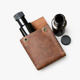 Vikings Yağdanlık ve Sirkelik Seti – 2 x 100 ml Oval Cam Şişe, Deri Kılıflı Kamp, Piknik ve Karavan Yağ Sirke Taşıma Seti | Tanto Bushcraft