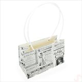 Vintage Gazete Baskılı Karton Hediye Çantası 22×14×11 cm – Beyaz