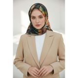 Vissona %100 Twill İpek Batik Çiçek Desenli Zümrüt Yeşili - Hardal Renkli 90x90 Eşarp Kenar Dikiş Şekli El D