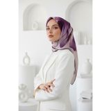 Vissona %100 Twill İpek Büyük Çiçek Desenli Mürdüm - Lila Renkli 90x90 Eşarp Dikim Şekli : El Dikişi