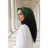 Vissona %100 Twill İpek Degrade Desenli Zümrüt Yeşili Renkli 90x90 Eşarp Dikim Şekli : El Dikişi