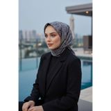 Vissona %100 Twill İpek Geometrik Desenli Beyaz - Siyah Renkli 90x90 Eşarp Dikim Şekli : El Dikişi