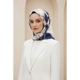 Vissona %100 Twill İpek Geometrik Desenli Lacivert - Krem Renkli Renkli 90x90 Eşarp Dikim Şekli : El Dikişi
