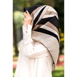 Vissona %100 Twill İpek Monogram Ve Geometrik Desenli Krem - Taş Renkli 90x90 Eşarp Dikim Şekli : El Dikişi