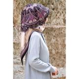 Vissona %100 Twill İpek Şal Desenli Siyah - Mürdüm Renkli 90x90 Eşarp Dikim Şekli : El Dikişi