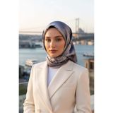 Vissona % 57 İPEK % 43 VİSKON Twill İpek Çiçek Desenli Gümüş Renkli 90x90 Dikim Şekli : El Dikişi Eşarp