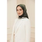Vissona % 57 İPEK % 43 VİSKON Twill İpek Monogram Desenli Haki Renkli 90x90 Dikim Şekli : El Dikişi Eşarp