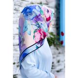 Vissona % 57 İPEK % 43 VİSKON Twill İpek Sulu Boyalı Çiçek Desenli Bebe Mavisi - Pembe Renkli 90x90 Eşarp Di